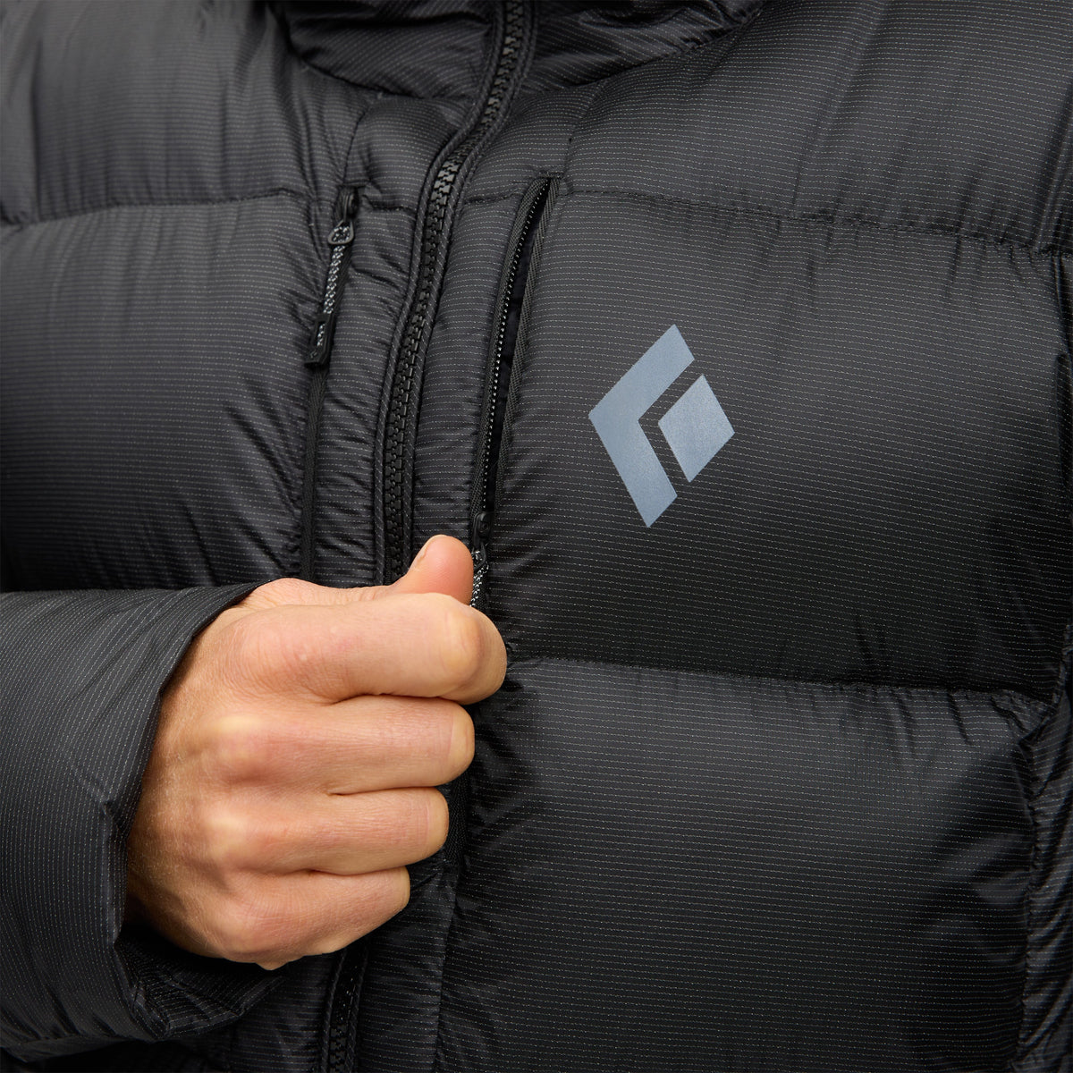 Women's Mission Down 4000 M Parka | Black Diamond Signature