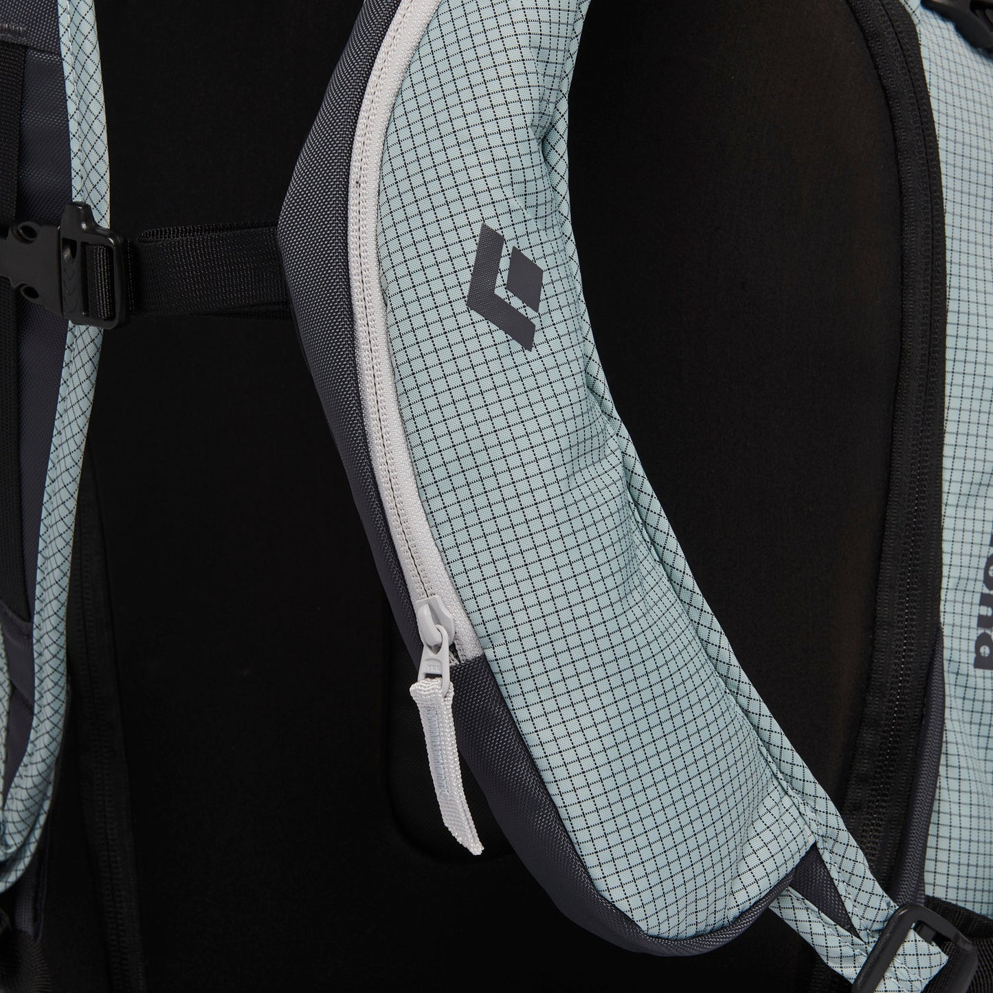Dawn Patrol 32 Backpack - Past Season | Black Diamond Essential