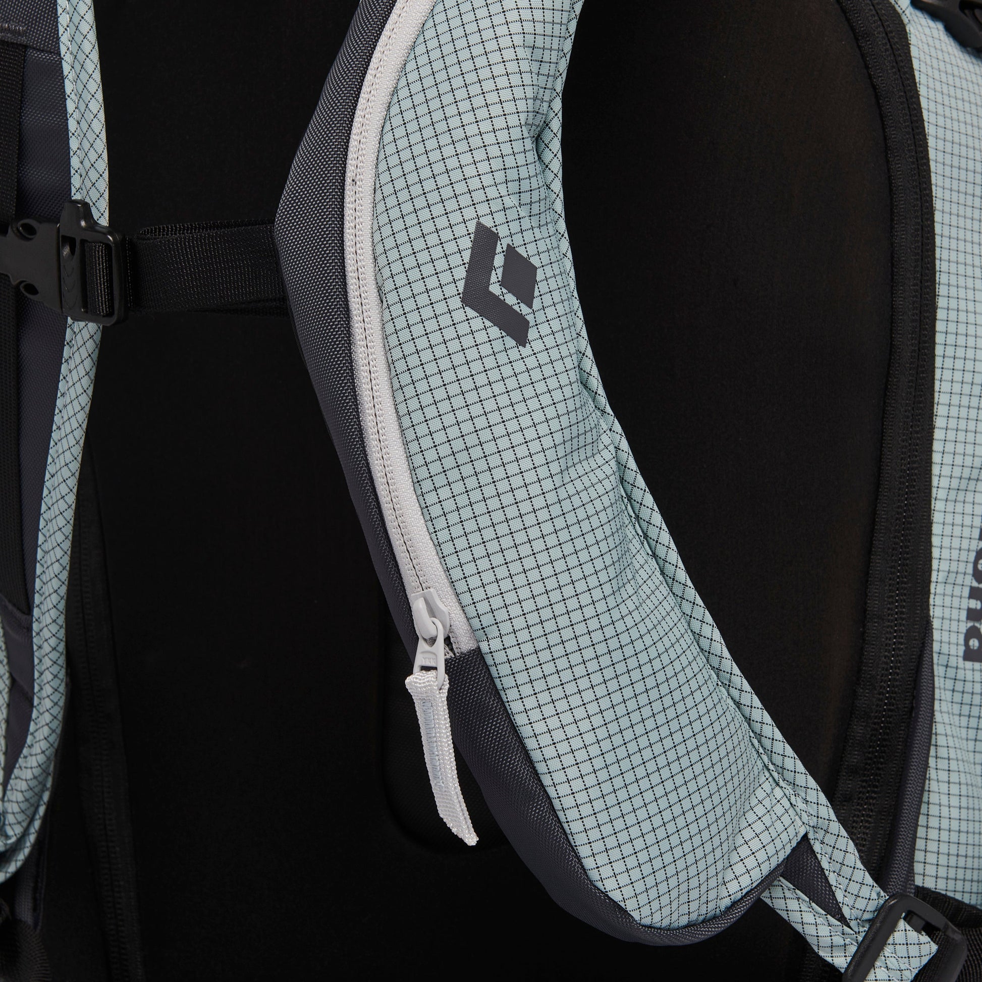 Dawn Patrol 32 Backpack - Past Season | Black Diamond Essential