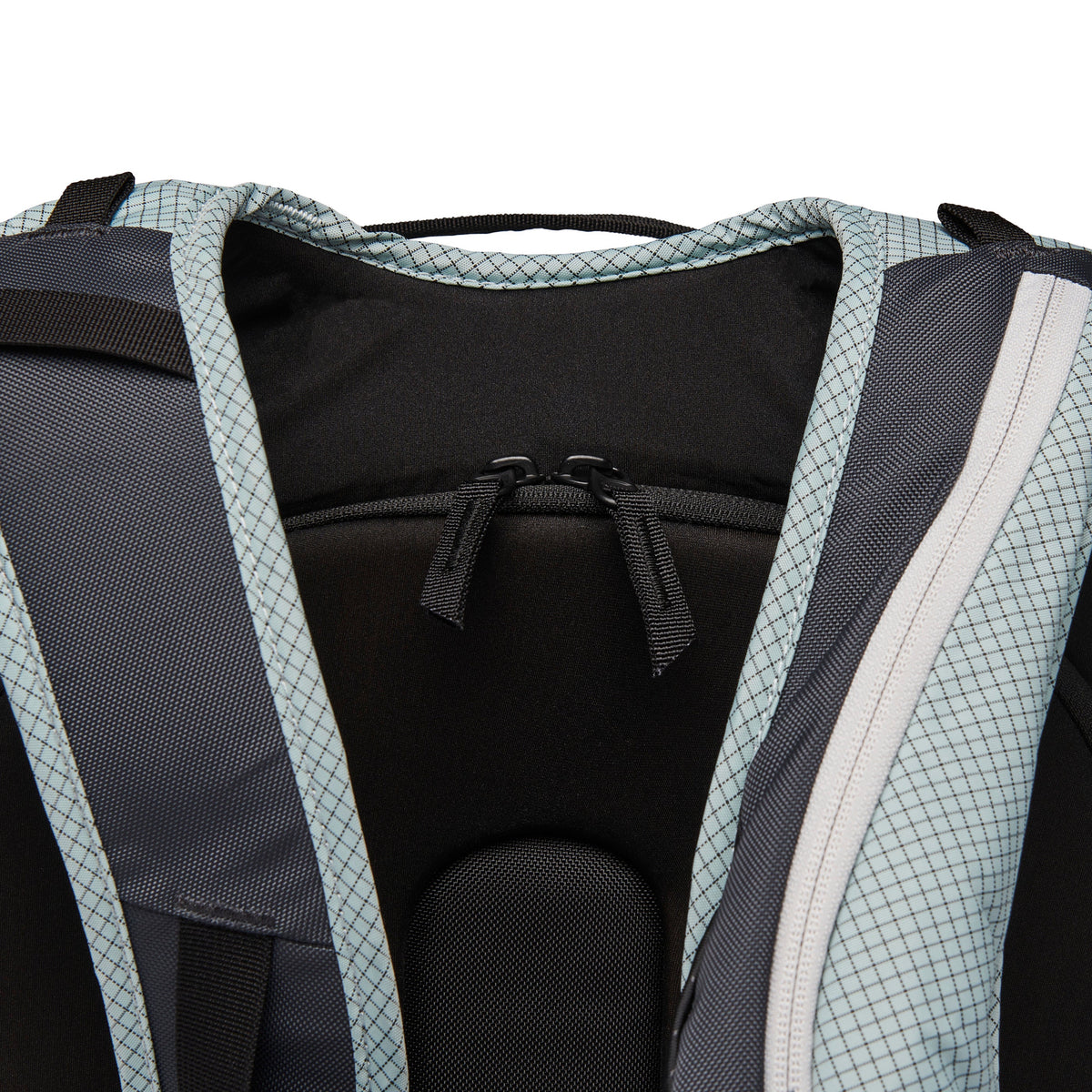 Dawn Patrol 32 Backpack - Past Season | Black Diamond Essential